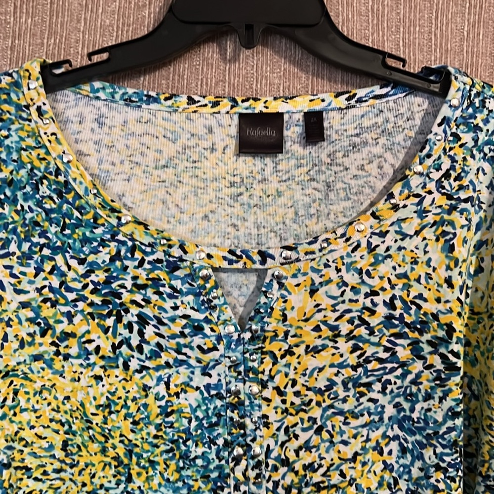 ❤️4/$25 Rafaella top - Picture 2 of 8